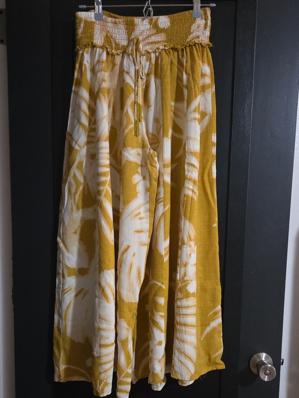 True Destinations Cropped Pants